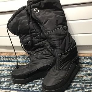 Pajar zip up winter boots size 41